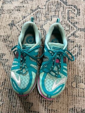 Brooks Women's Teal and Pink Athletic Running Shoes